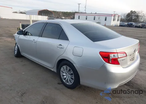 2012 Toyota Camry Le z USA, uszkodzony, nr VIN 4T4BF1FK6CR170383